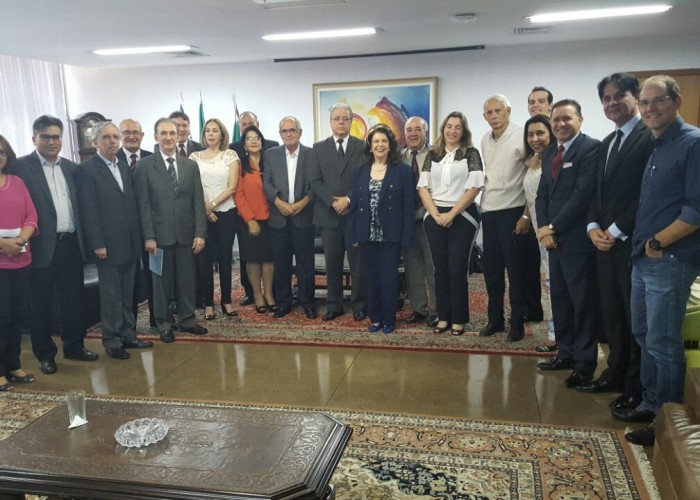 OAB-GO debate digitalização de processos em 2º grau em reunião no TJ