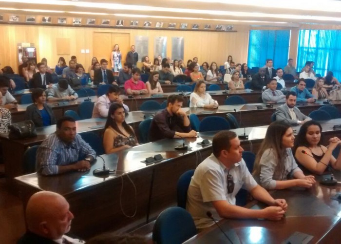 Em encontro com novos advogados, presidente reforça proximidade com advocacia