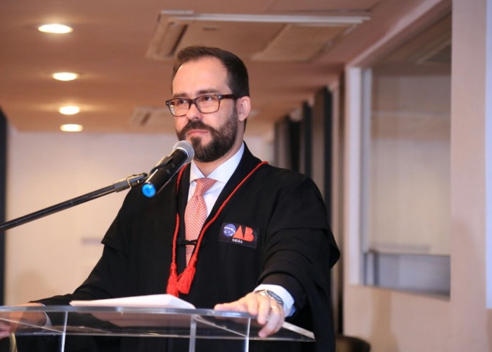 No TRT, Lúcio Flávio pede fim da revista a advogados. “Apequena a advocacia e o direito de defesa”