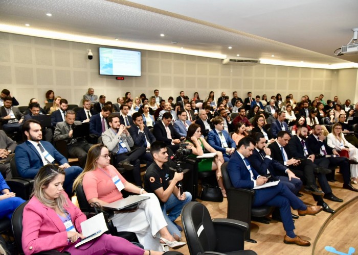 Profissionais e estudantes lotam auditório da ESA Goiás em seminário sobre transação tributária