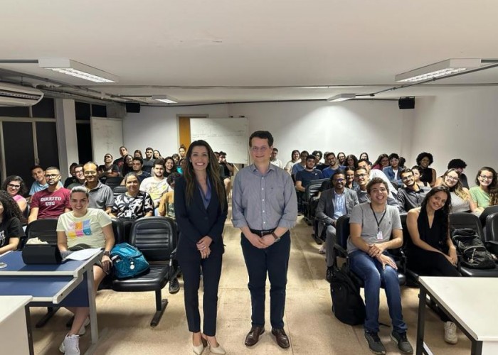 DIRETORA DO TED DISCUTE ÉTICA PROFISSIONAL JURÍDICA COM ESTUDANTES DE DIREITO DA UFG