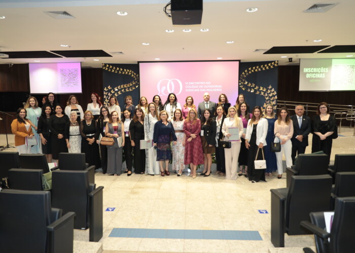 Ouvidora Layla Oliveira Gomes destaca importância da escuta qualificada e da interseccionalidade no enfrentamento à violência contra a mulher